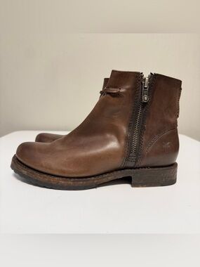 Frye Leather Veronica Seam Short Boots Ankle Zip Booties Women's US 6.5 B
